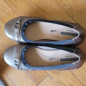 Clark's Gold/champagne color flats